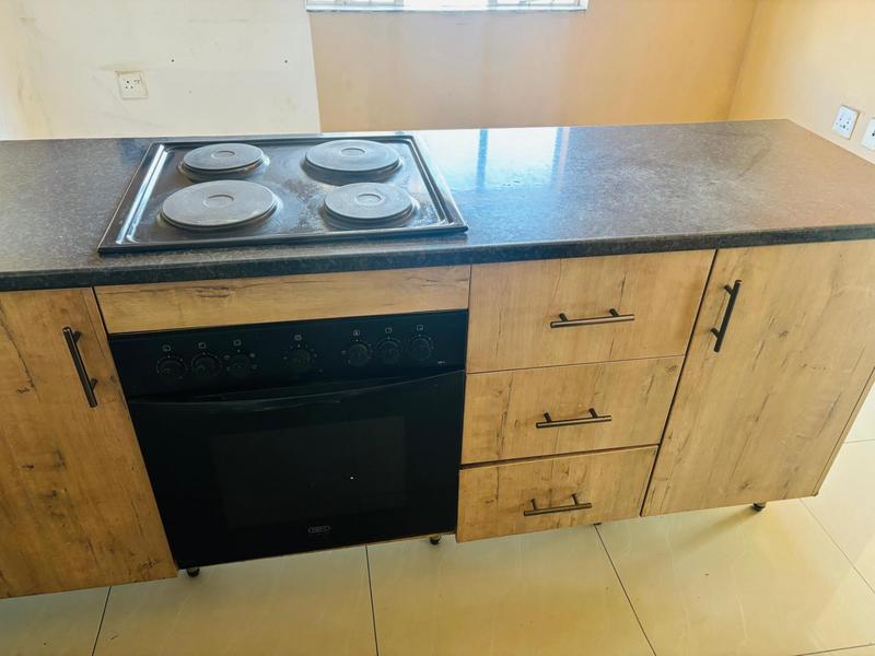 To Let 2 Bedroom Property for Rent in Fleurhof Gauteng