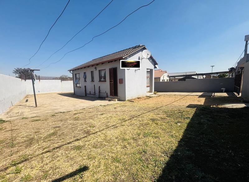 2 Bedroom Property for Sale in Fleurhof Gauteng