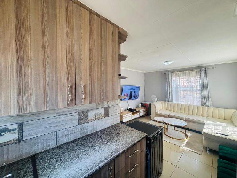 2 Bedroom Property for Sale in Fleurhof Gauteng
