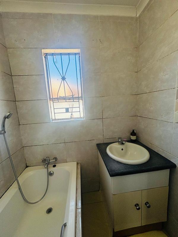 2 Bedroom Property for Sale in Fleurhof Gauteng