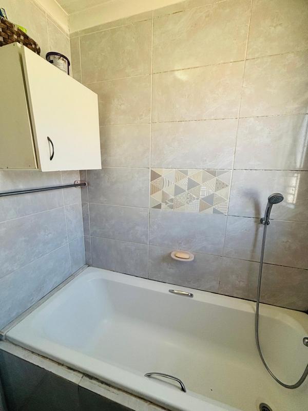 2 Bedroom Property for Sale in Fleurhof Gauteng