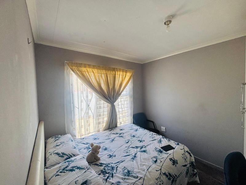 2 Bedroom Property for Sale in Fleurhof Gauteng