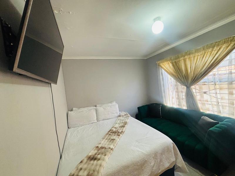 2 Bedroom Property for Sale in Fleurhof Gauteng