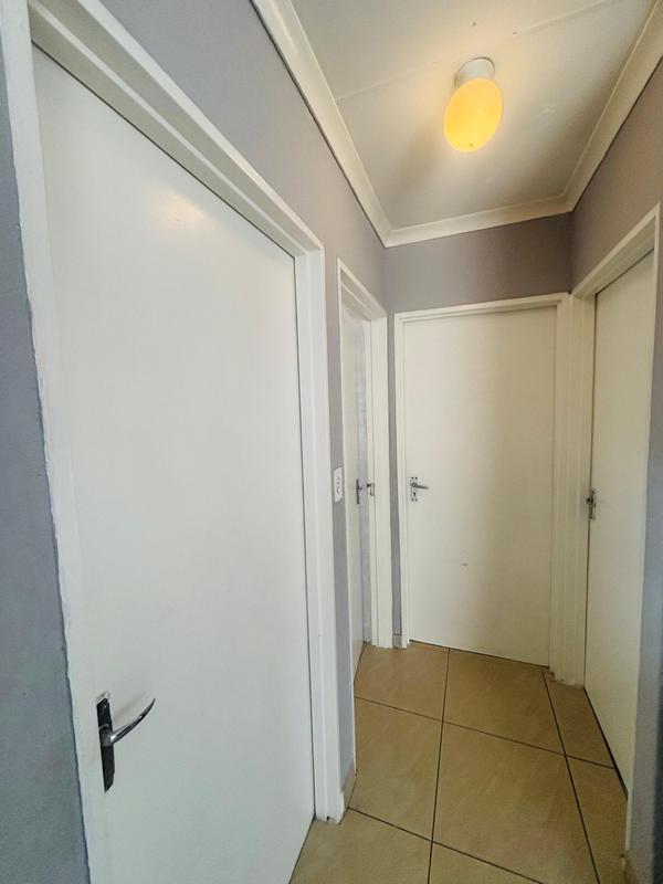 2 Bedroom Property for Sale in Fleurhof Gauteng