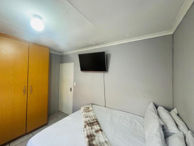 2 Bedroom Property for Sale in Fleurhof Gauteng