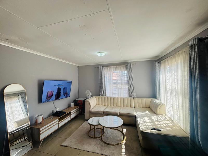 2 Bedroom Property for Sale in Fleurhof Gauteng
