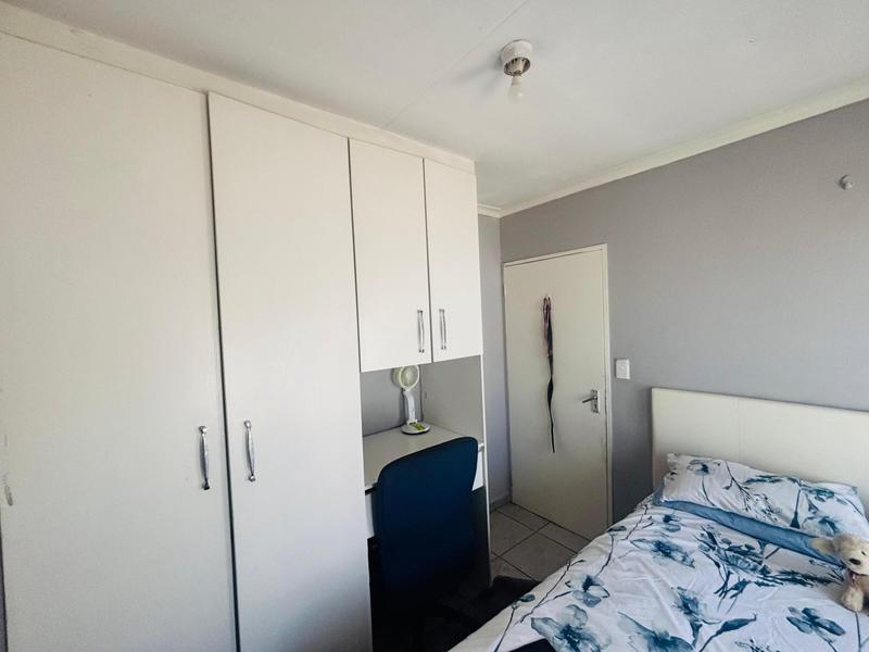 2 Bedroom Property for Sale in Fleurhof Gauteng