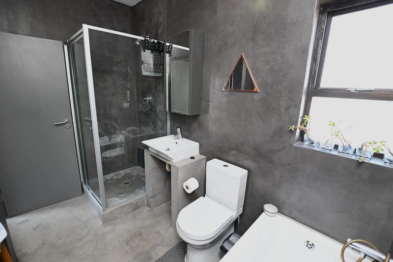 1 Bedroom Property for Sale in Douglasdale Gauteng