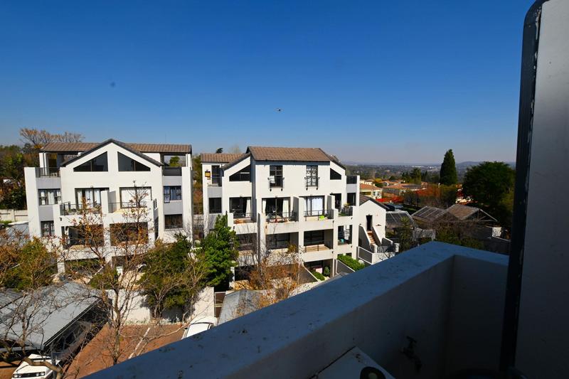 1 Bedroom Property for Sale in Douglasdale Gauteng