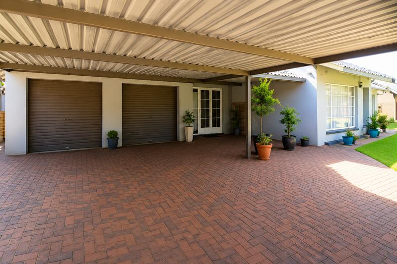 4 Bedroom Property for Sale in Three Rivers Gauteng