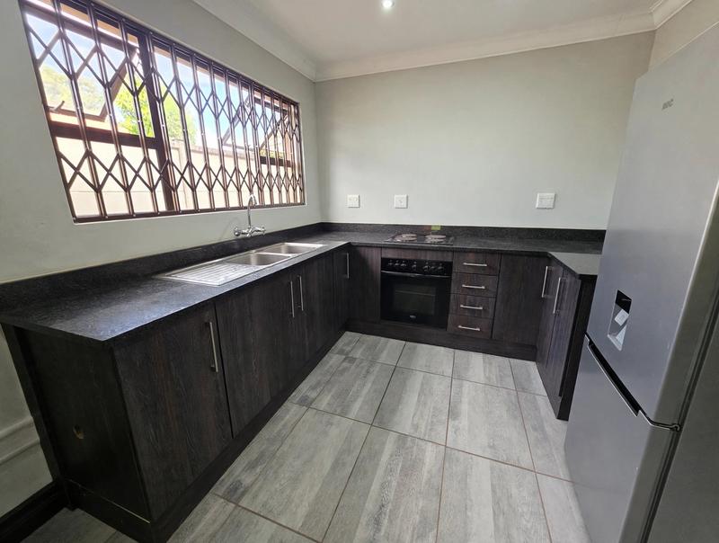 5 Bedroom Property for Sale in Three Rivers Proper Gauteng