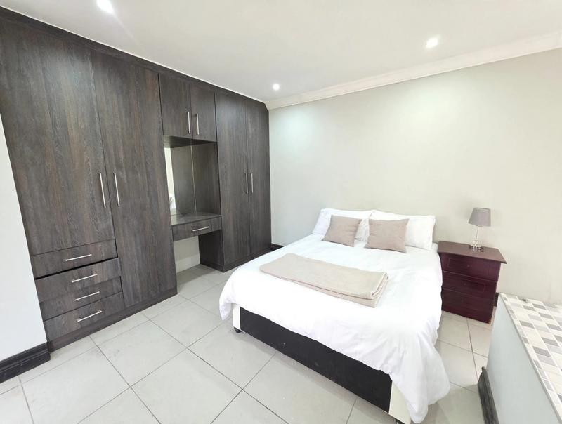 5 Bedroom Property for Sale in Three Rivers Proper Gauteng