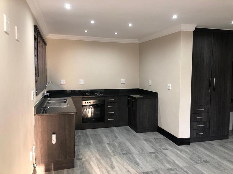 5 Bedroom Property for Sale in Three Rivers Proper Gauteng