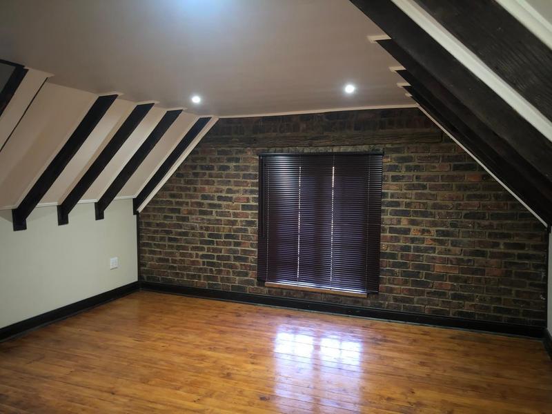 5 Bedroom Property for Sale in Three Rivers Proper Gauteng