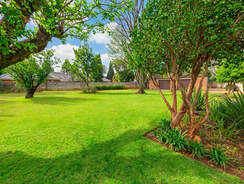 5 Bedroom Property for Sale in Three Rivers Proper Gauteng