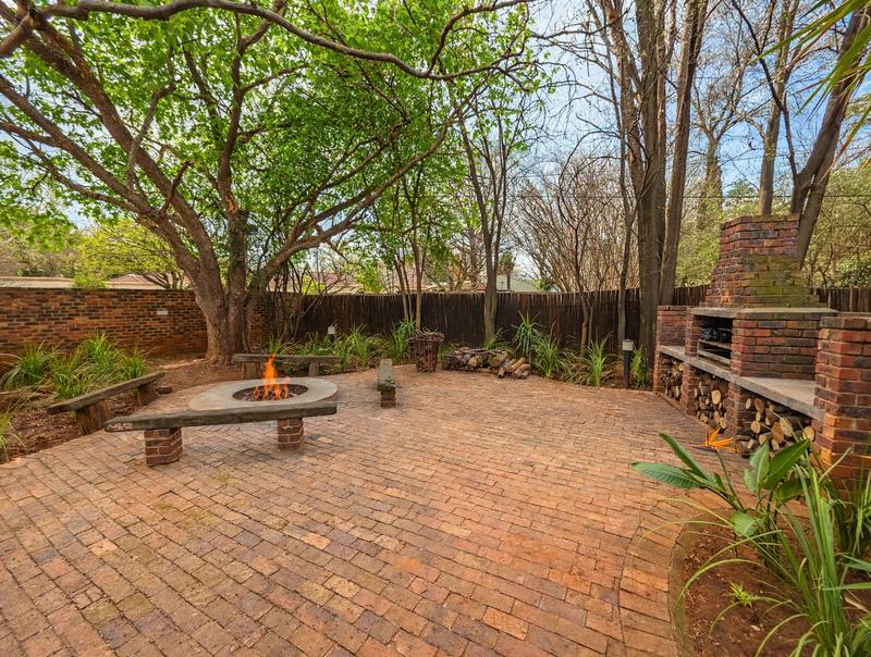 5 Bedroom Property for Sale in Three Rivers Proper Gauteng
