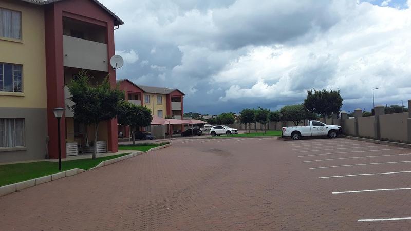 2 Bedroom Property for Sale in Stone Ridge Gauteng