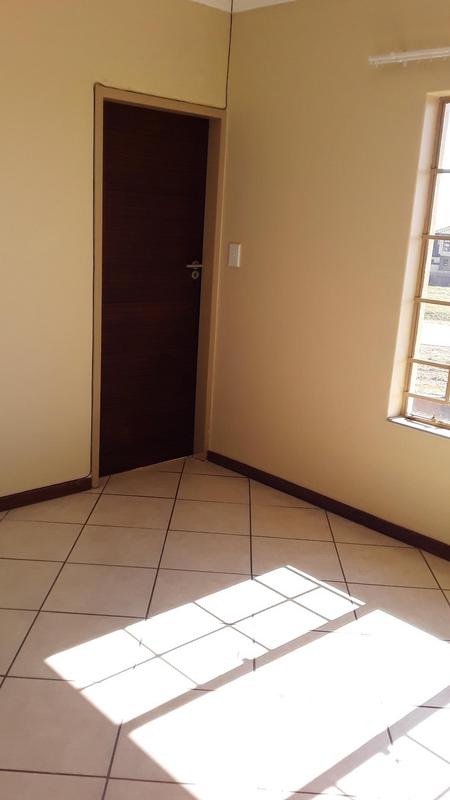 2 Bedroom Property for Sale in Stone Ridge Gauteng
