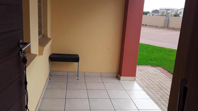 2 Bedroom Property for Sale in Stone Ridge Gauteng
