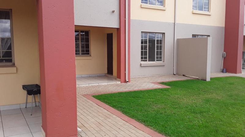 2 Bedroom Property for Sale in Stone Ridge Gauteng