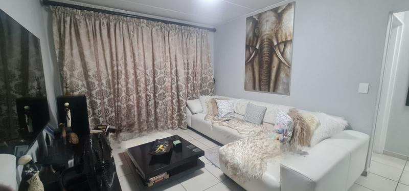 2 Bedroom Property for Sale in Heuwelsig Estate Gauteng
