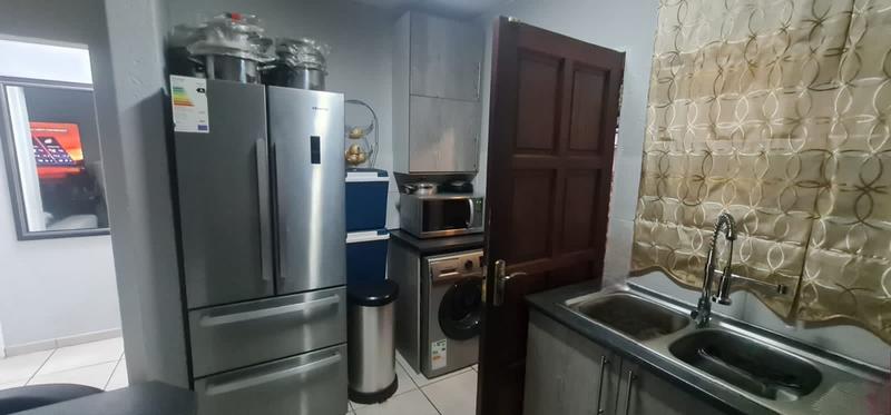 2 Bedroom Property for Sale in Heuwelsig Estate Gauteng
