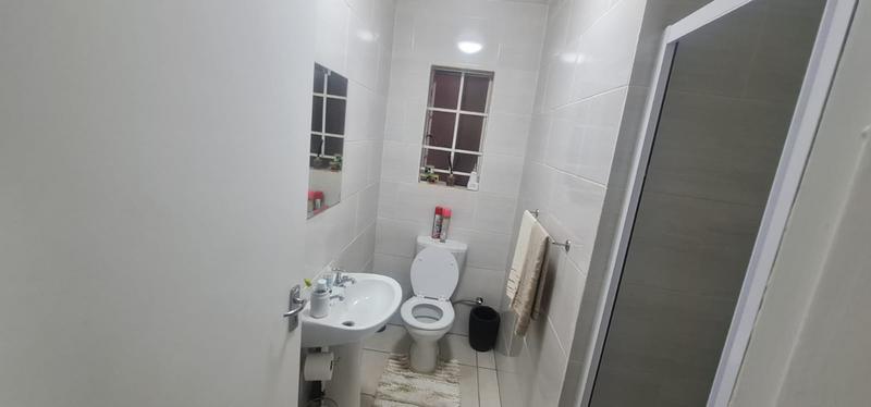 2 Bedroom Property for Sale in Heuwelsig Estate Gauteng