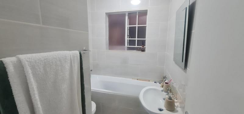 2 Bedroom Property for Sale in Heuwelsig Estate Gauteng