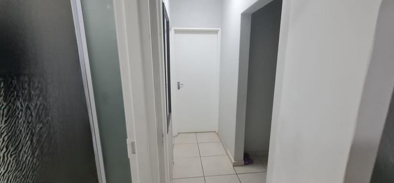 2 Bedroom Property for Sale in Heuwelsig Estate Gauteng