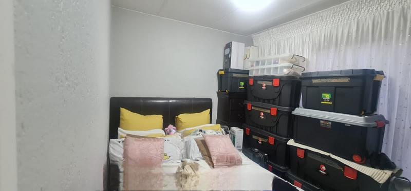 2 Bedroom Property for Sale in Heuwelsig Estate Gauteng