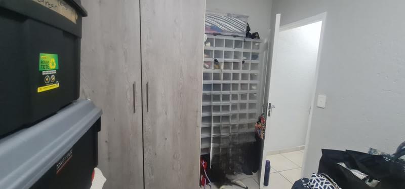 2 Bedroom Property for Sale in Heuwelsig Estate Gauteng