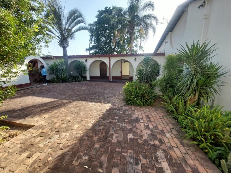 To Let 4 Bedroom Property for Rent in Capital Park Gauteng