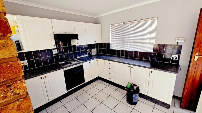 To Let 3 Bedroom Property for Rent in Beyers Park Gauteng