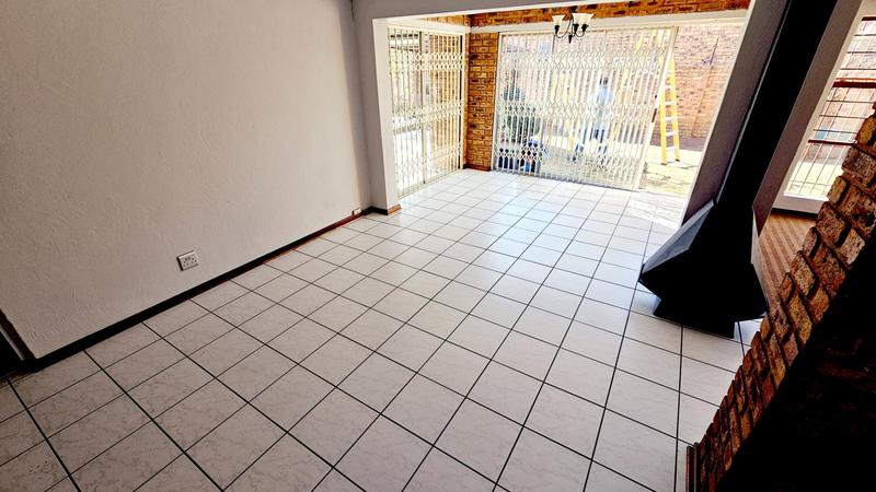 To Let 3 Bedroom Property for Rent in Beyers Park Gauteng