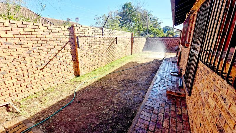 To Let 3 Bedroom Property for Rent in Beyers Park Gauteng