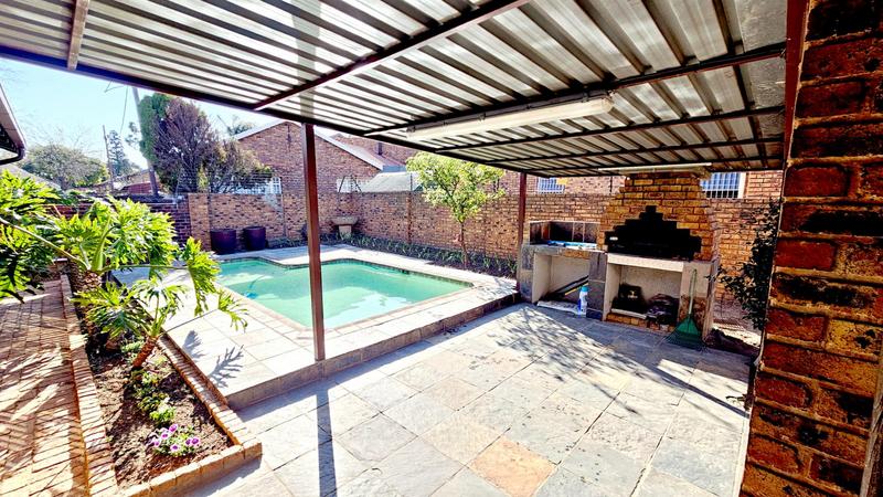 To Let 3 Bedroom Property for Rent in Beyers Park Gauteng