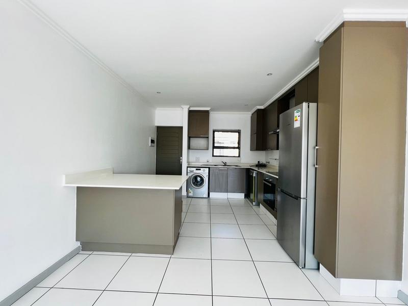 To Let 2 Bedroom Property for Rent in Fourways Gauteng