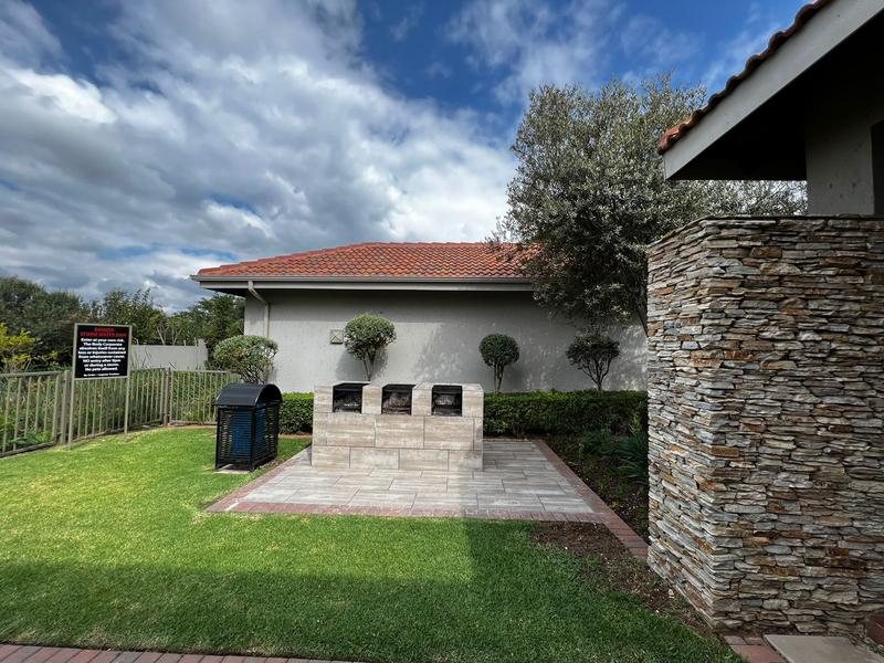To Let 2 Bedroom Property for Rent in Fourways Gauteng