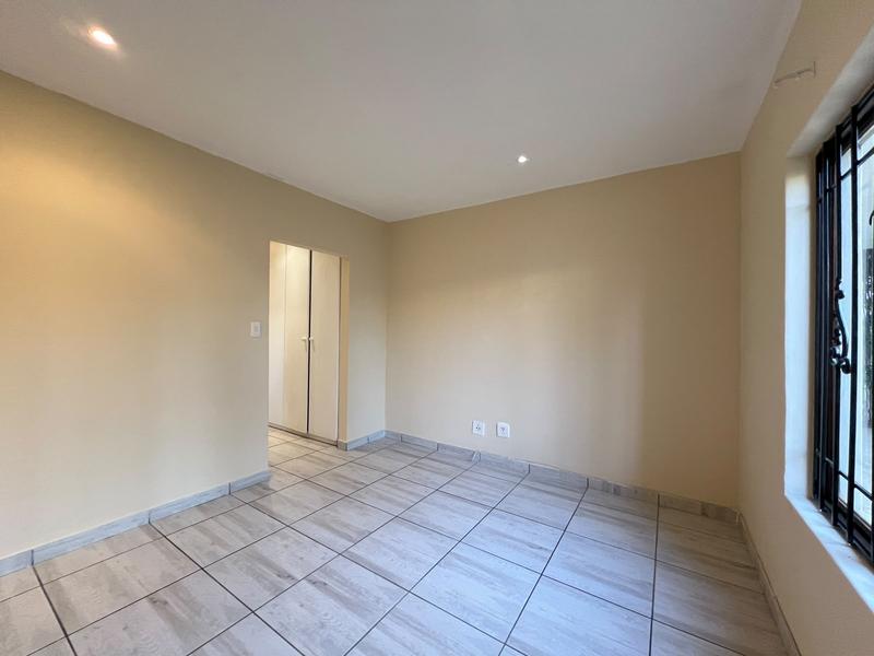 To Let 2 Bedroom Property for Rent in Fourways Gauteng