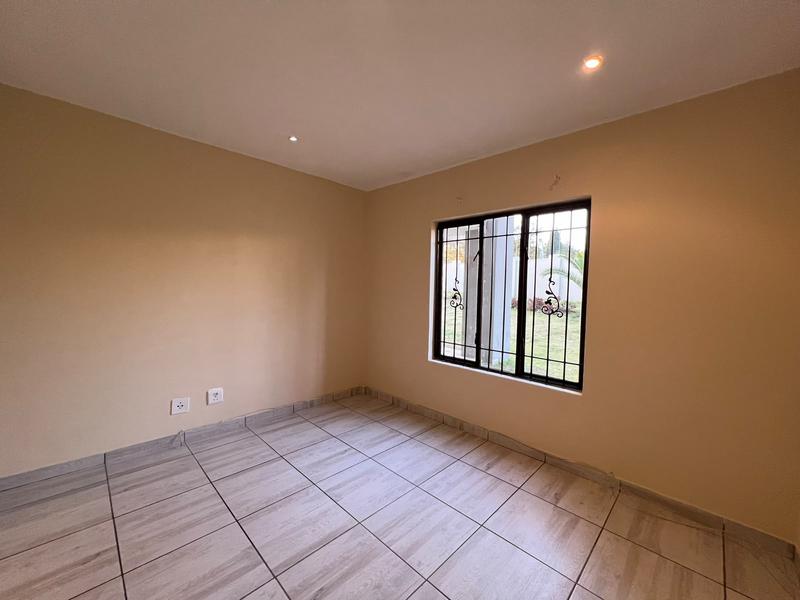 To Let 2 Bedroom Property for Rent in Fourways Gauteng