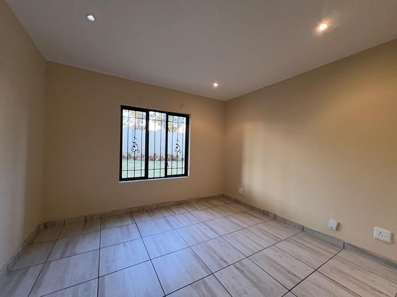 To Let 2 Bedroom Property for Rent in Fourways Gauteng