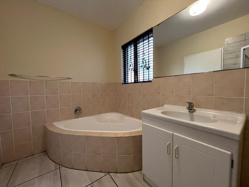 To Let 2 Bedroom Property for Rent in Fourways Gauteng