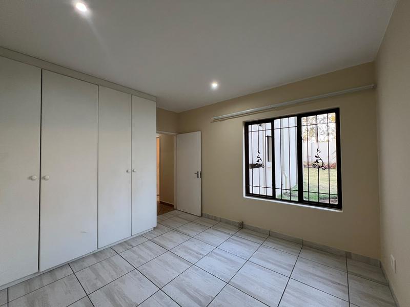 To Let 2 Bedroom Property for Rent in Fourways Gauteng