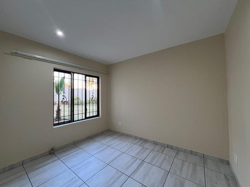 To Let 2 Bedroom Property for Rent in Fourways Gauteng