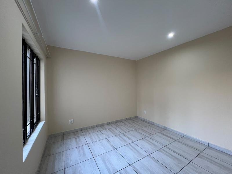 To Let 2 Bedroom Property for Rent in Fourways Gauteng