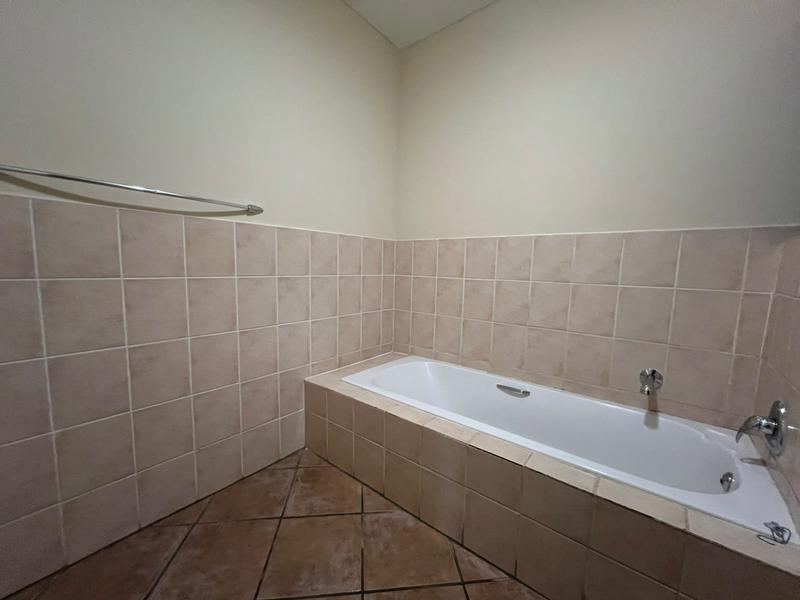 To Let 2 Bedroom Property for Rent in Fourways Gauteng
