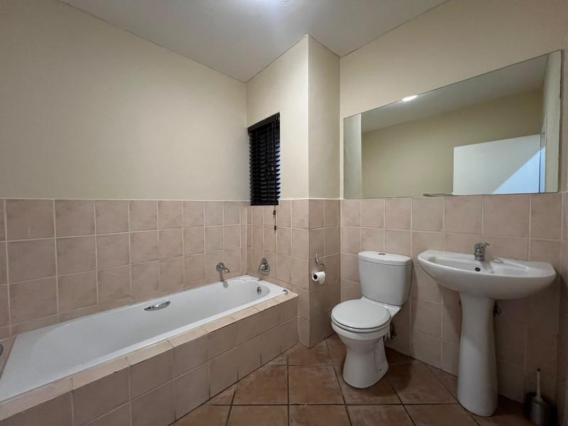To Let 2 Bedroom Property for Rent in Fourways Gauteng