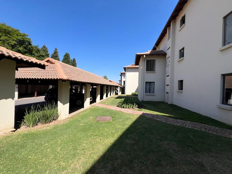 To Let 2 Bedroom Property for Rent in Fourways Gauteng