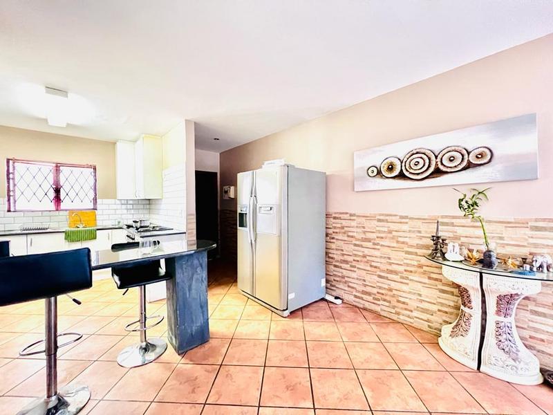 To Let 2 Bedroom Property for Rent in Fourways Gauteng