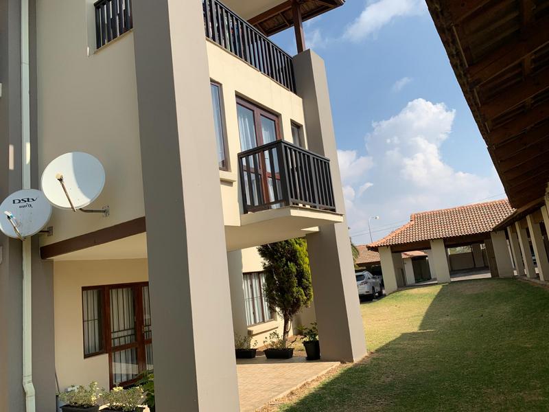 To Let 2 Bedroom Property for Rent in Fourways Gauteng